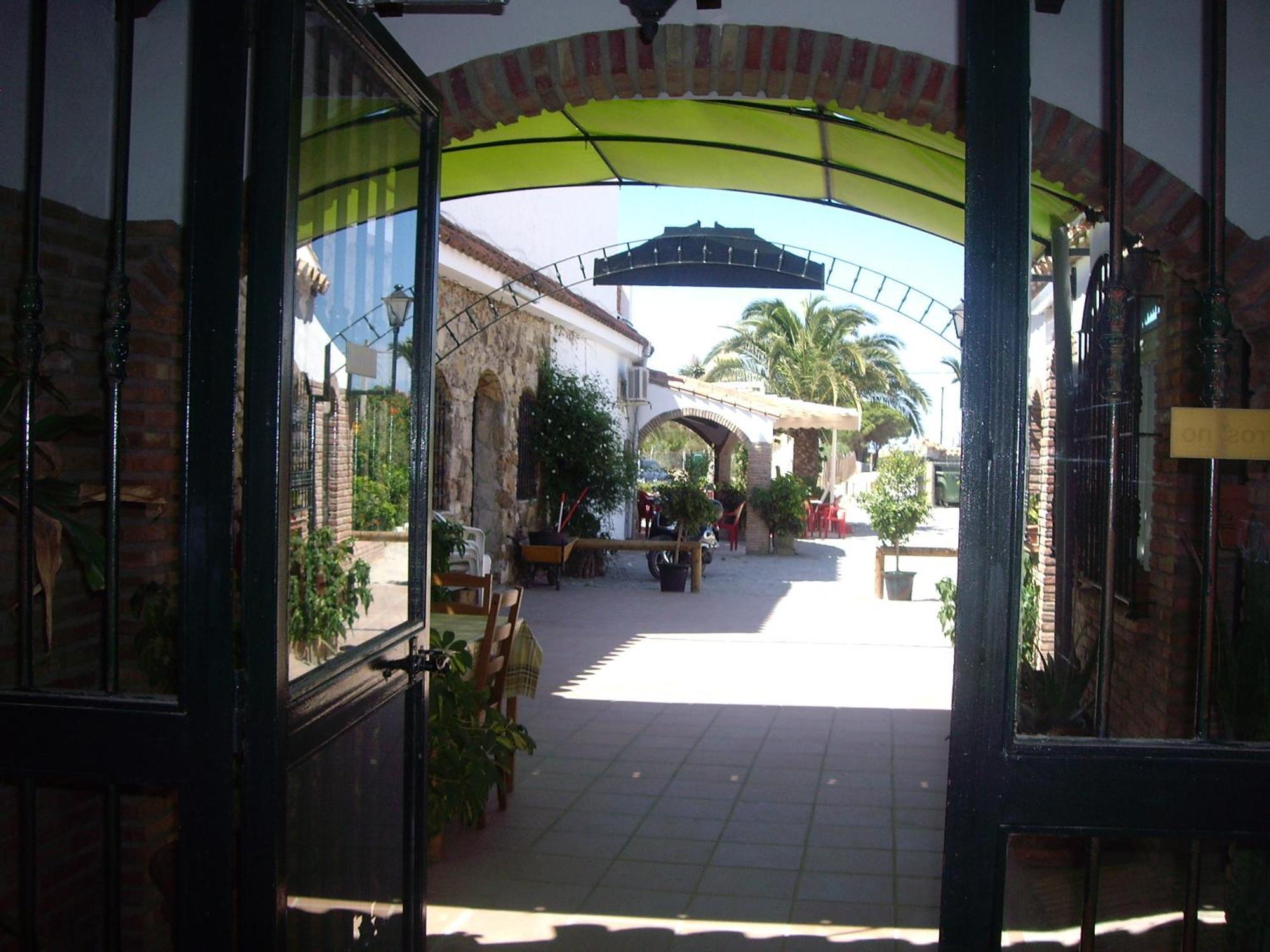 Hostal Mini Golf Los Canos De Meca Kültér fotó