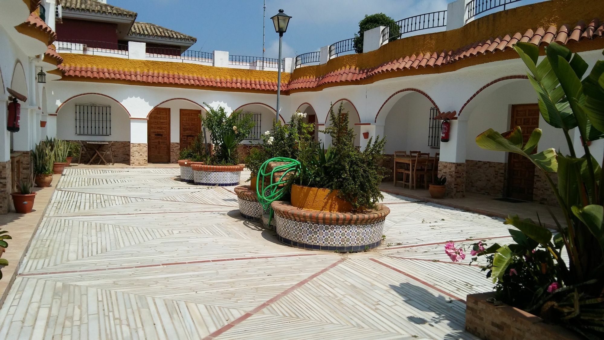 Hostal Mini Golf Los Canos De Meca Kültér fotó