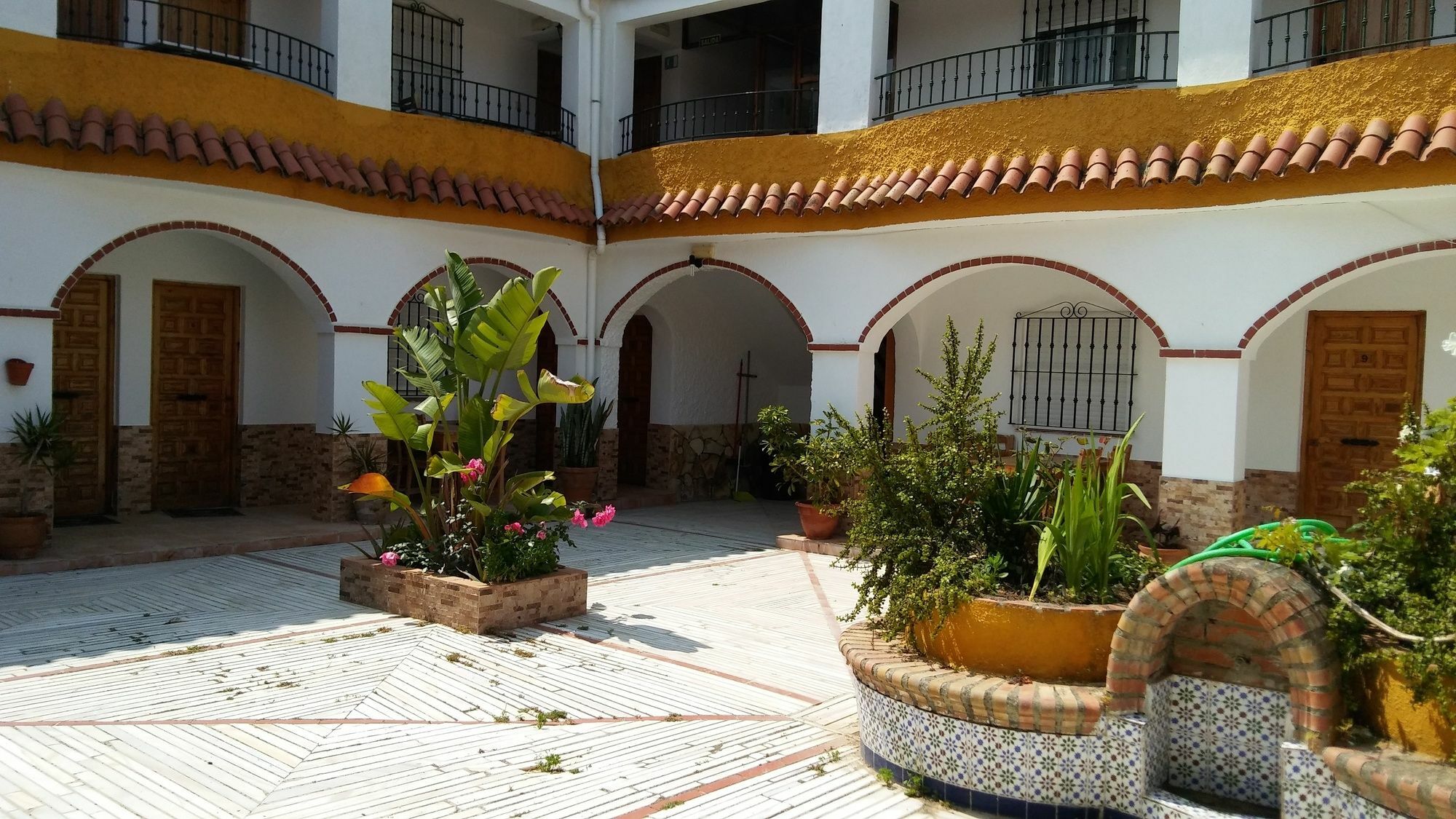Hostal Mini Golf Los Canos De Meca Kültér fotó
